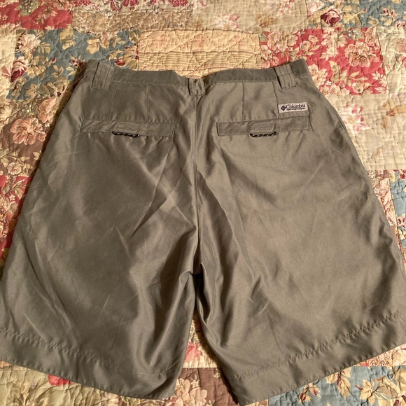 Mens Columbia GRT Shorts Size 34x9 - Picture 3 of 3